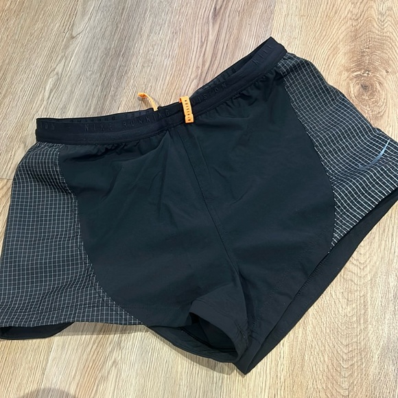 Nike running shorts - Picture 1 of 2